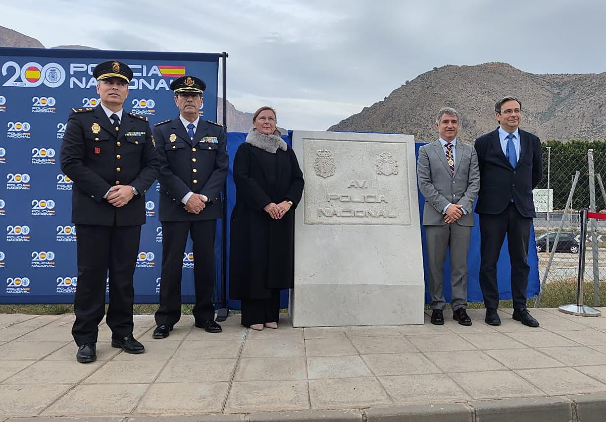 Imagen del homenaje a la Policía Nacional en Orihuela.