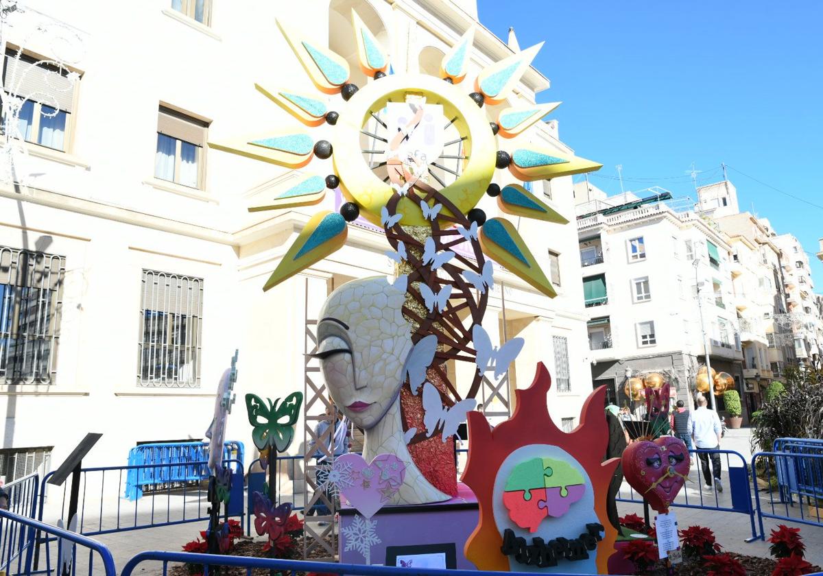 Un paseo por la hoguera de Navidad de Alicante