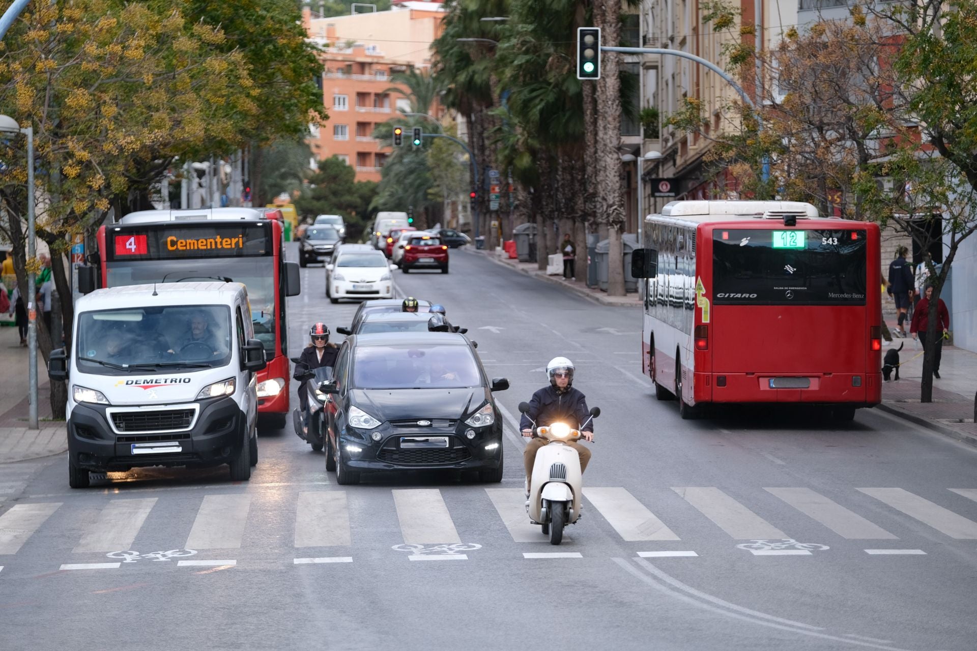 Tráfico en el centro de Alicante.