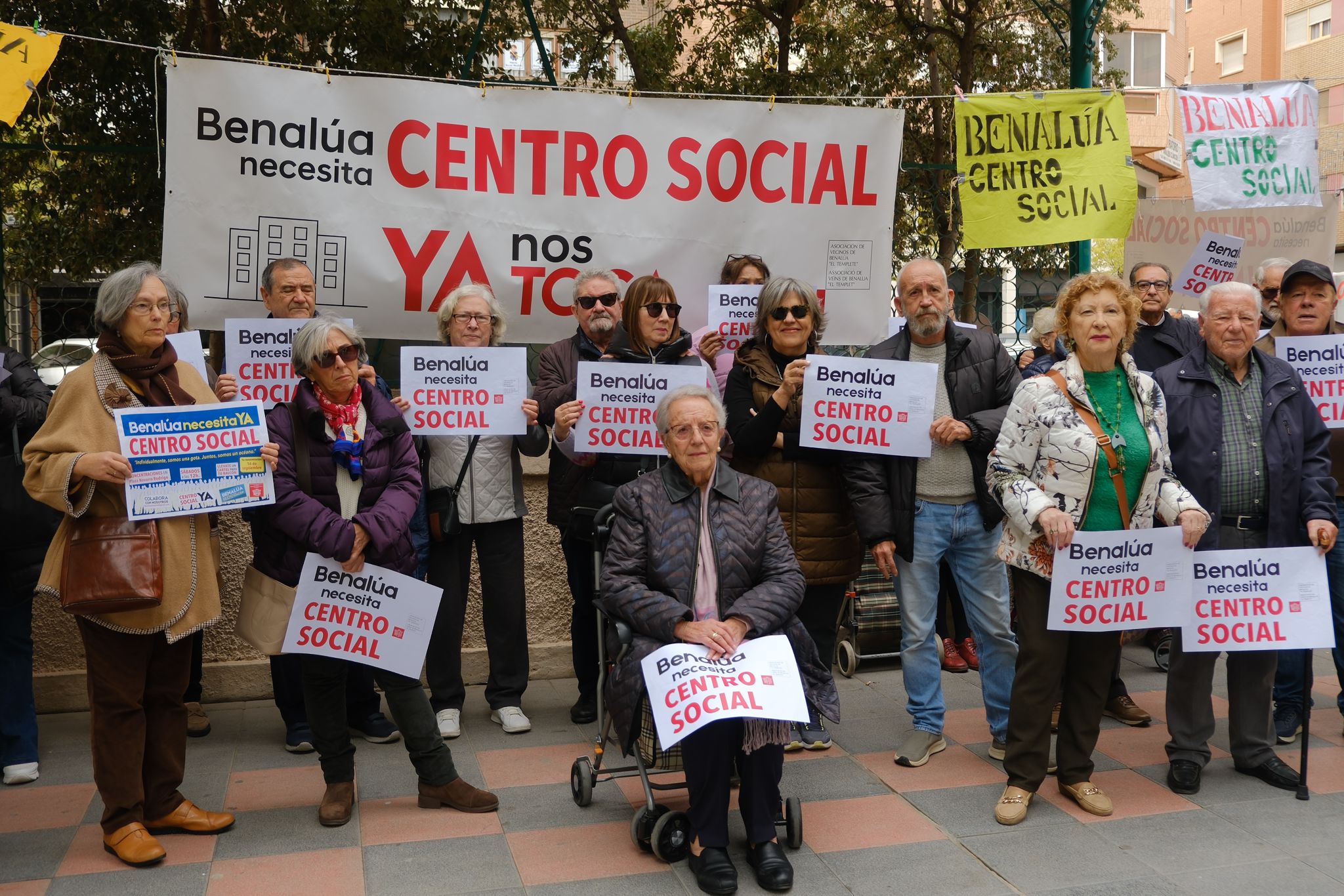 Imagen secundaria 1 - Benalúa cierra el año reclamando su centro social