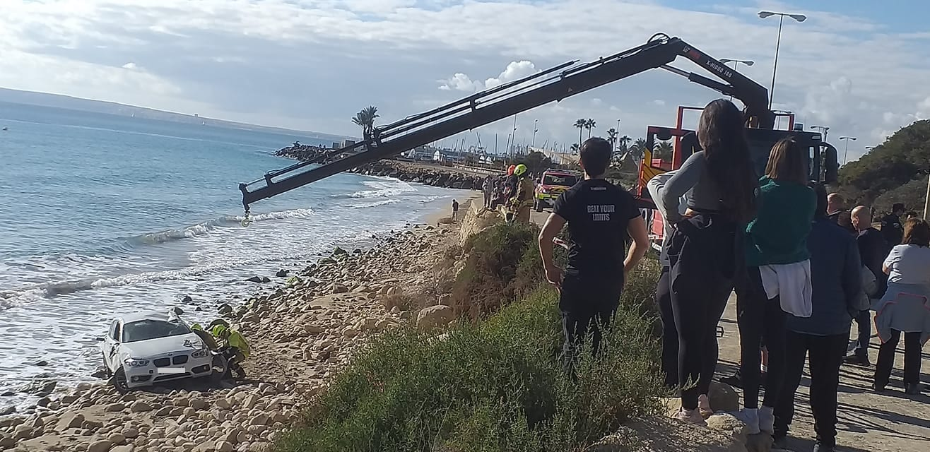 Trabajos de retirada del turismo.