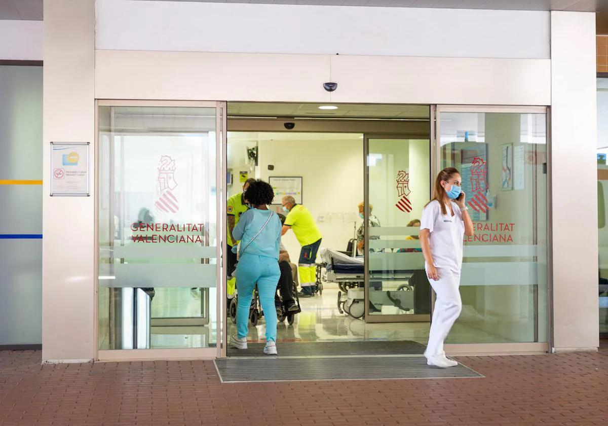 Acceso al Hospital de Torrevieja.