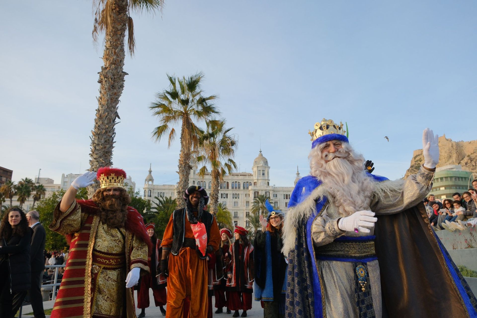 Los Reyes Magos desembarcan en el Puerto de Alicante