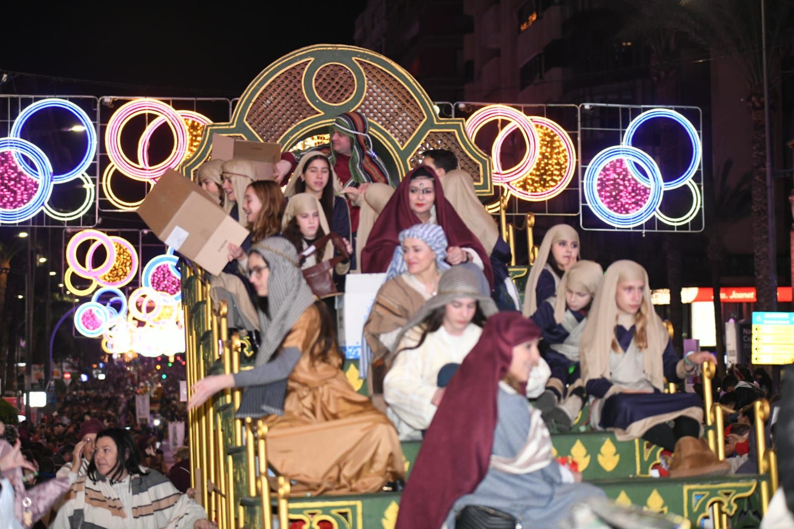 Los Reyes Magos llenan de magia Alicante