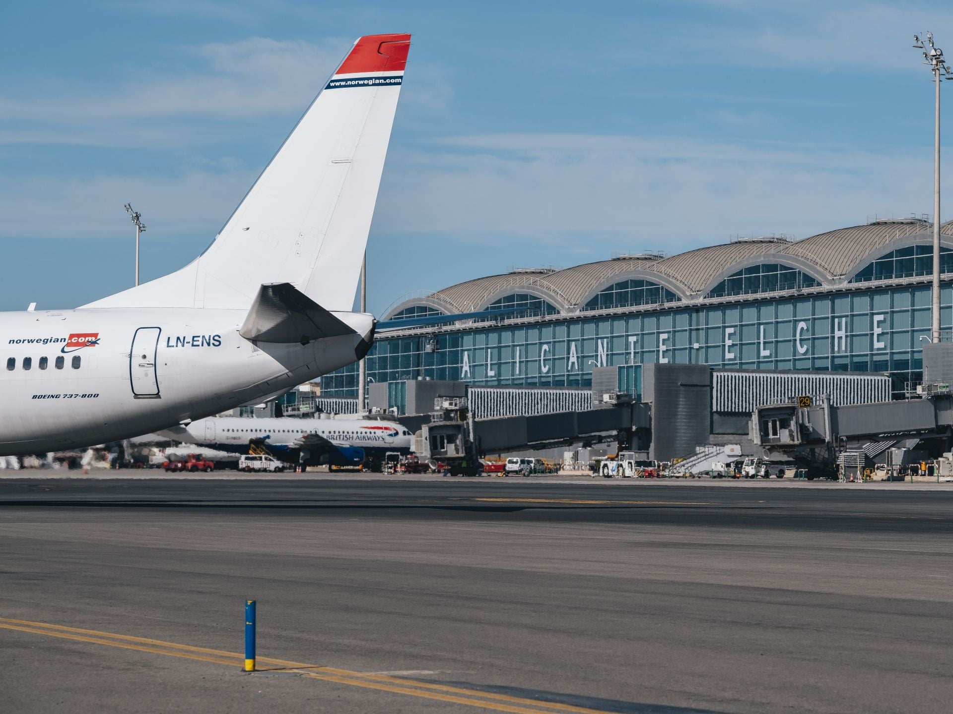 La ampliación del aeropuerto de Alicante-Elche centralizará los vuelos con Reino Unido