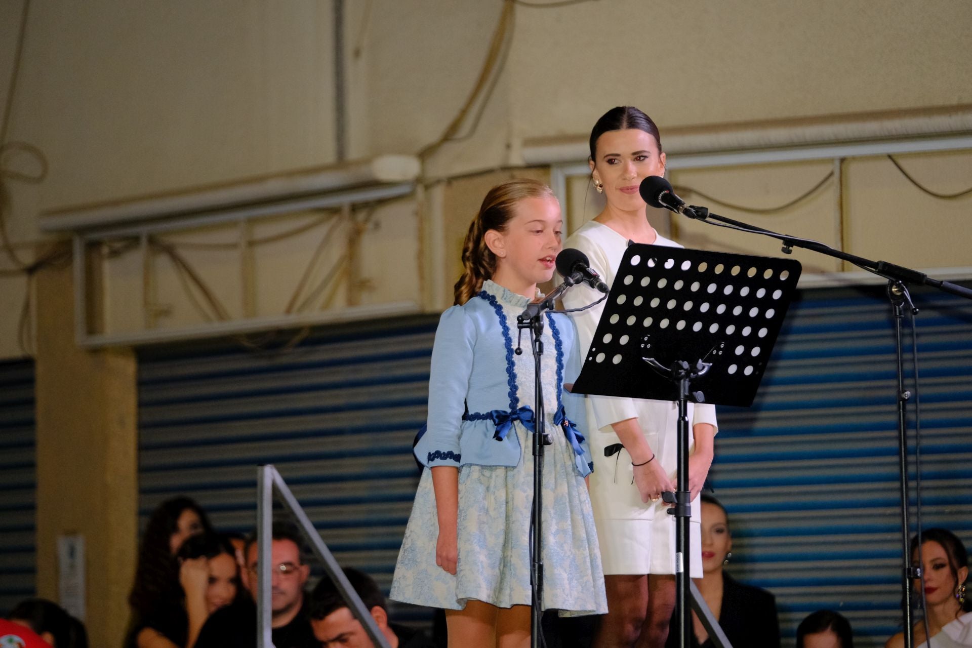 Homenaje a las candidatas a bellea del foc