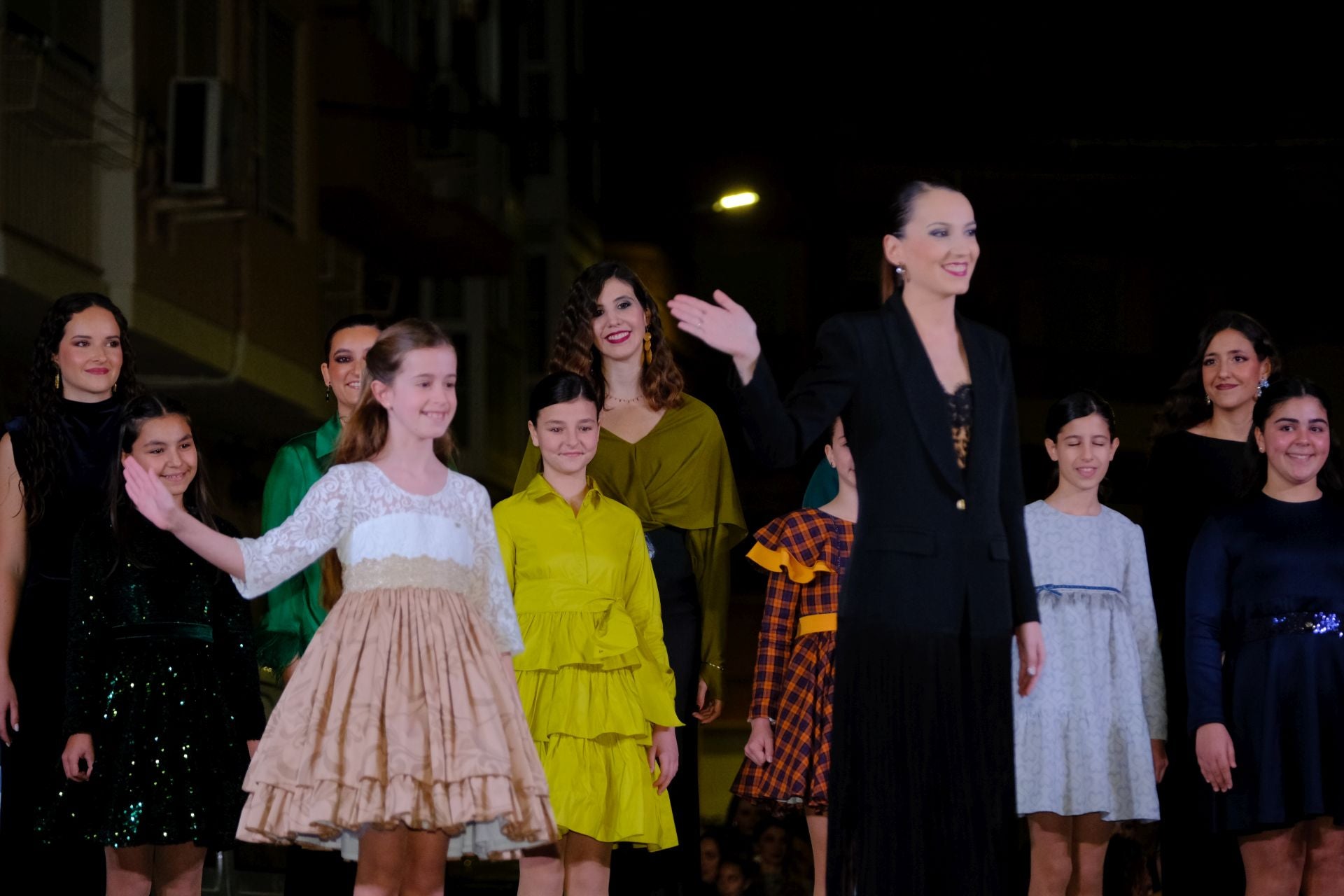 Homenaje a las candidatas a bellea del foc