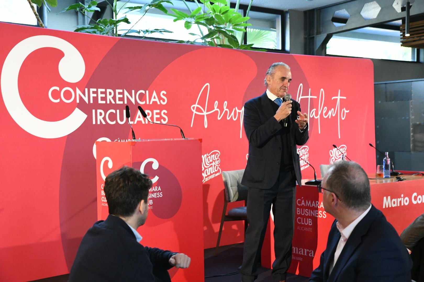 Así ha sido la conferencia de Mario Conde en el Cámara Business Club