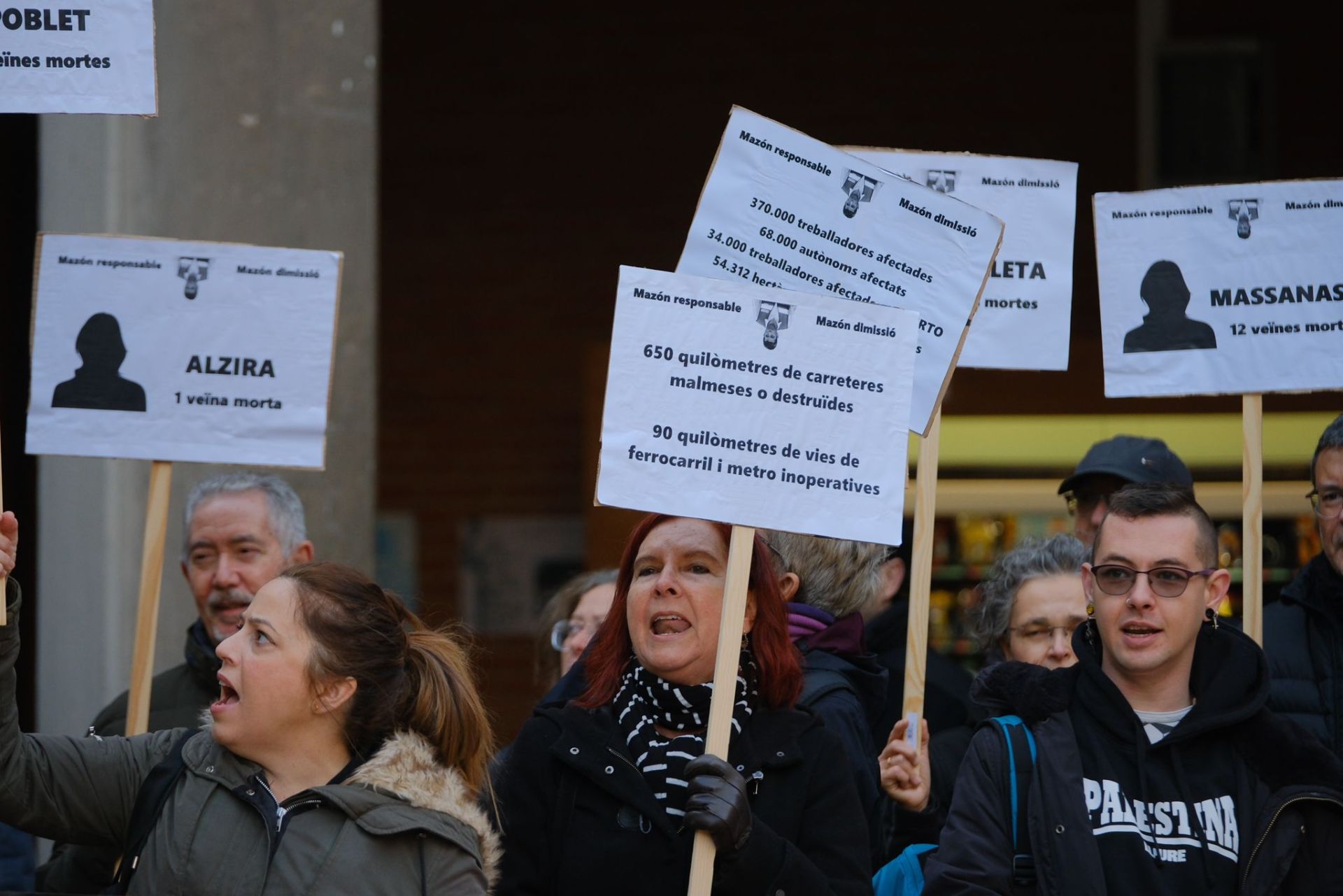 Así ha sido la protesta contra Mazón en la UA