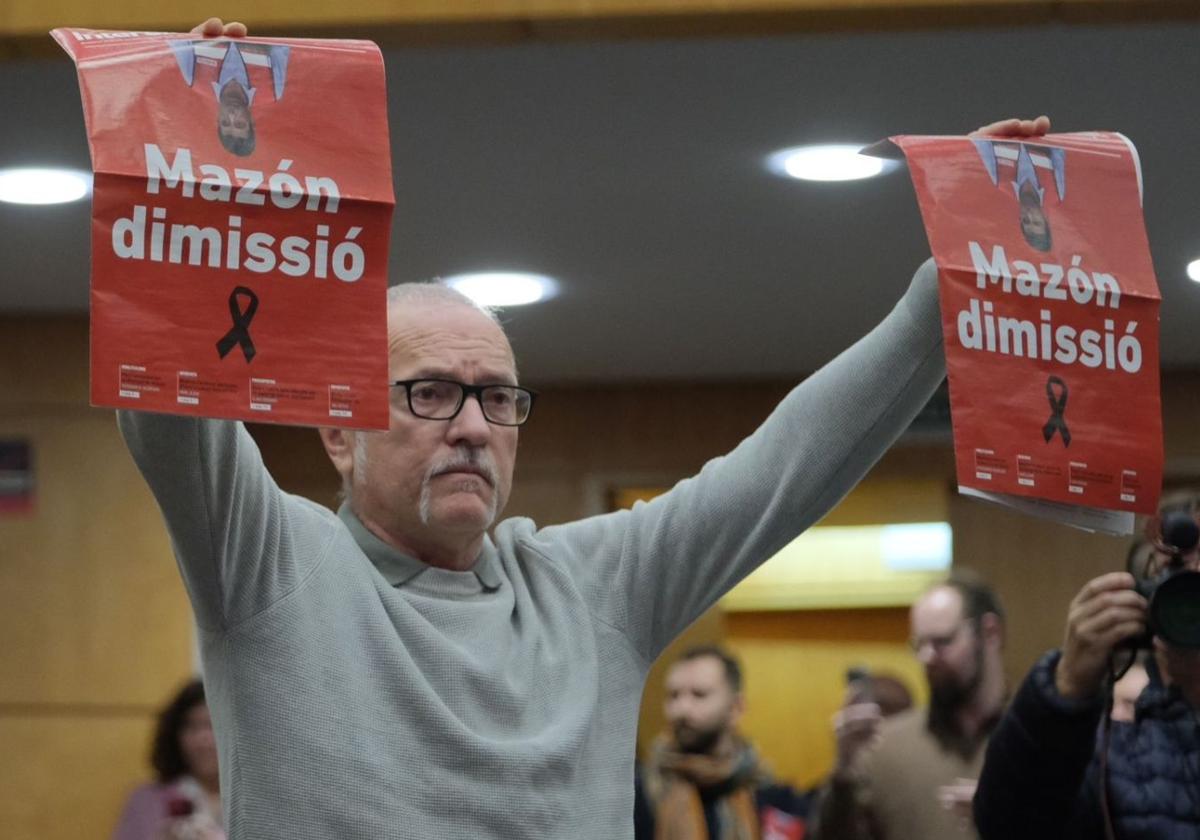 Así ha sido la protesta contra Mazón en la UA