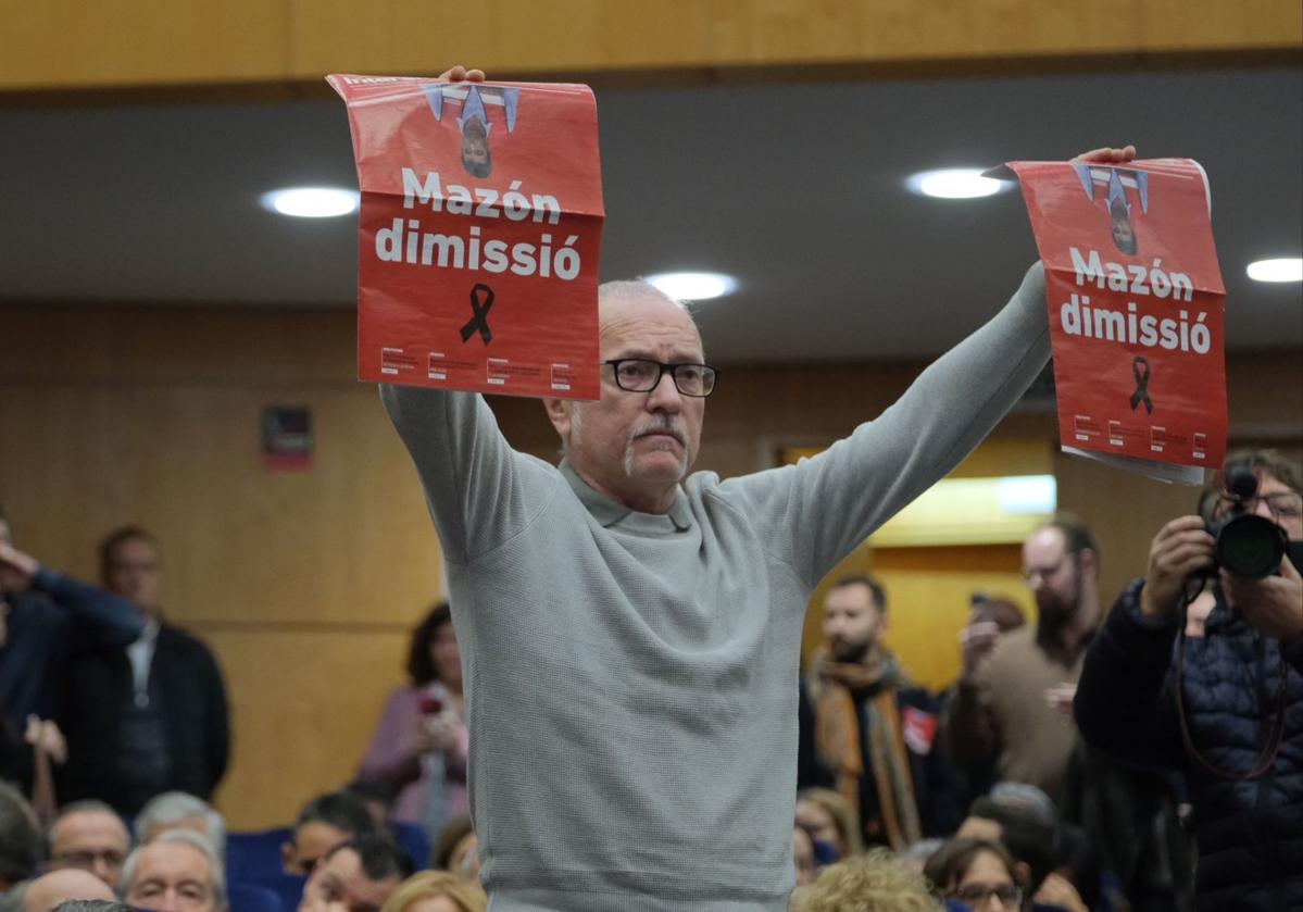 Así ha sido la protesta contra Mazón en la UA