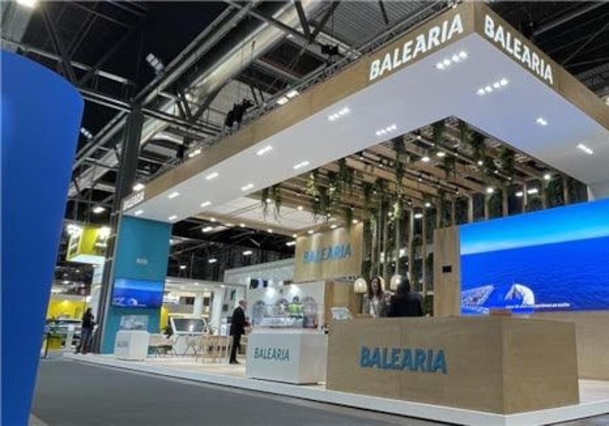 Stand de Baleària en Fitur.