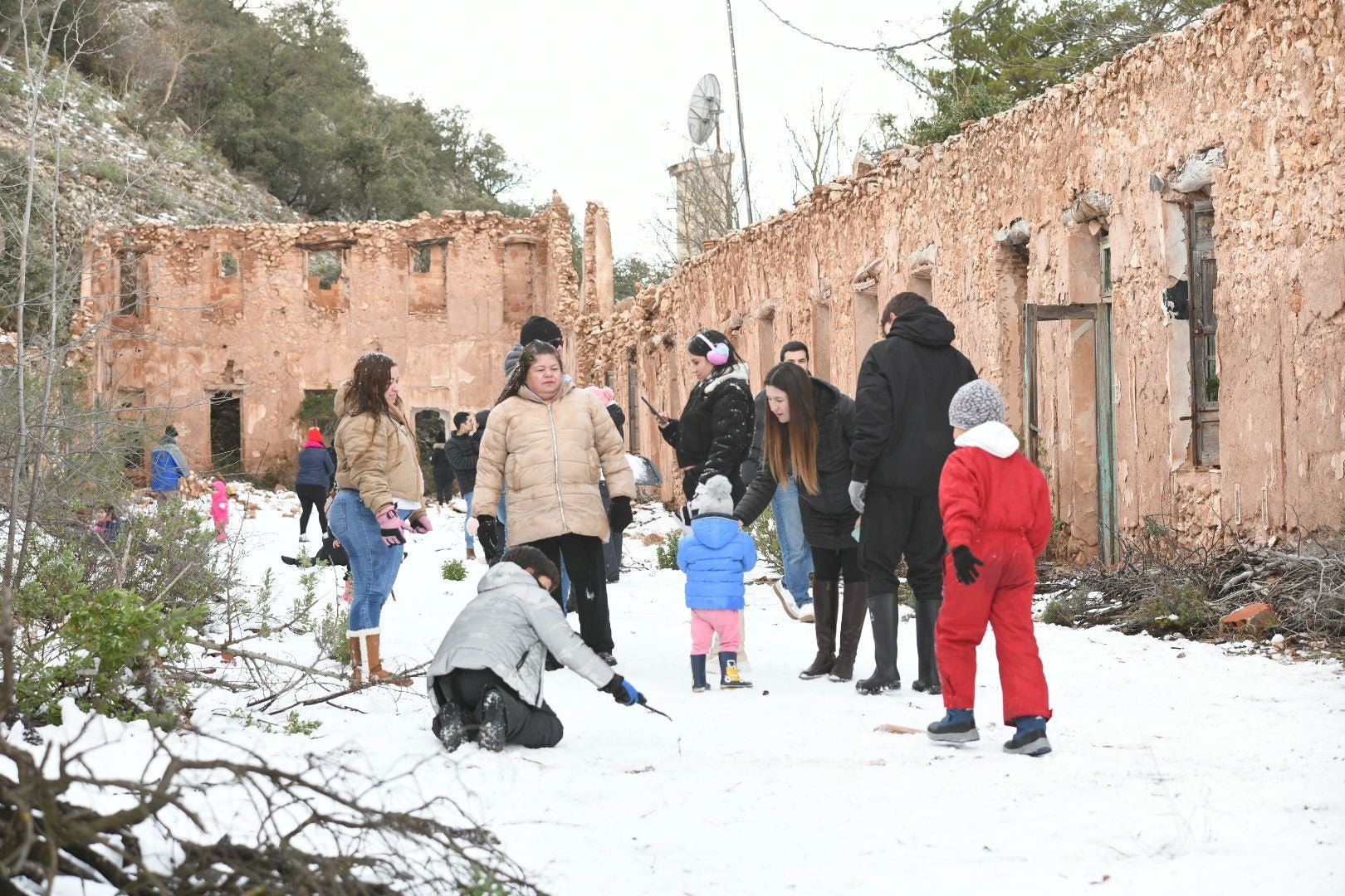 Los alicantinos disfrutan de un día en la nieve