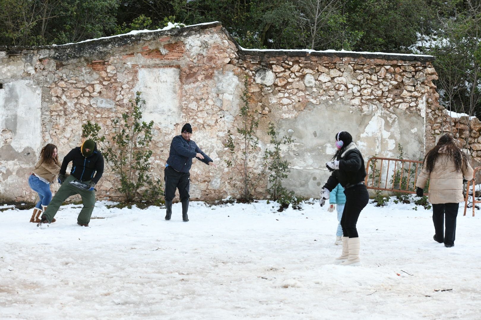 Los alicantinos disfrutan de un día en la nieve