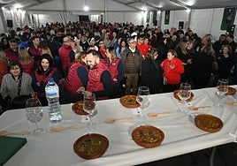 Alicante elige la mejor olleta en el 'Mig Any' de los Moros y Cristianos de San Blas