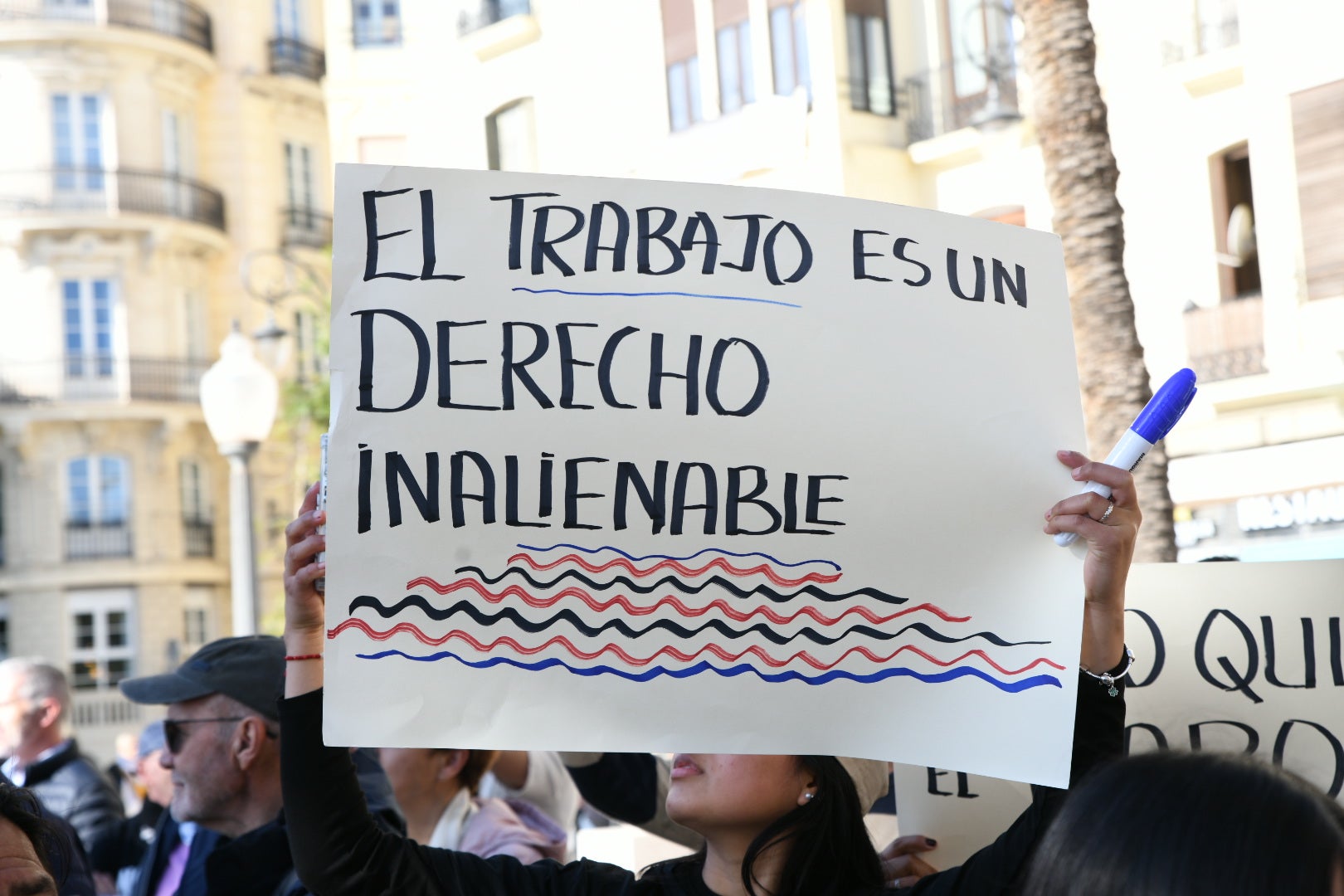 Primera manifestación de los &#039;hippies&#039; de la Explanada tras el cierre