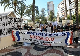 Concentración y marcha de los 'hippies' de la Explanada.