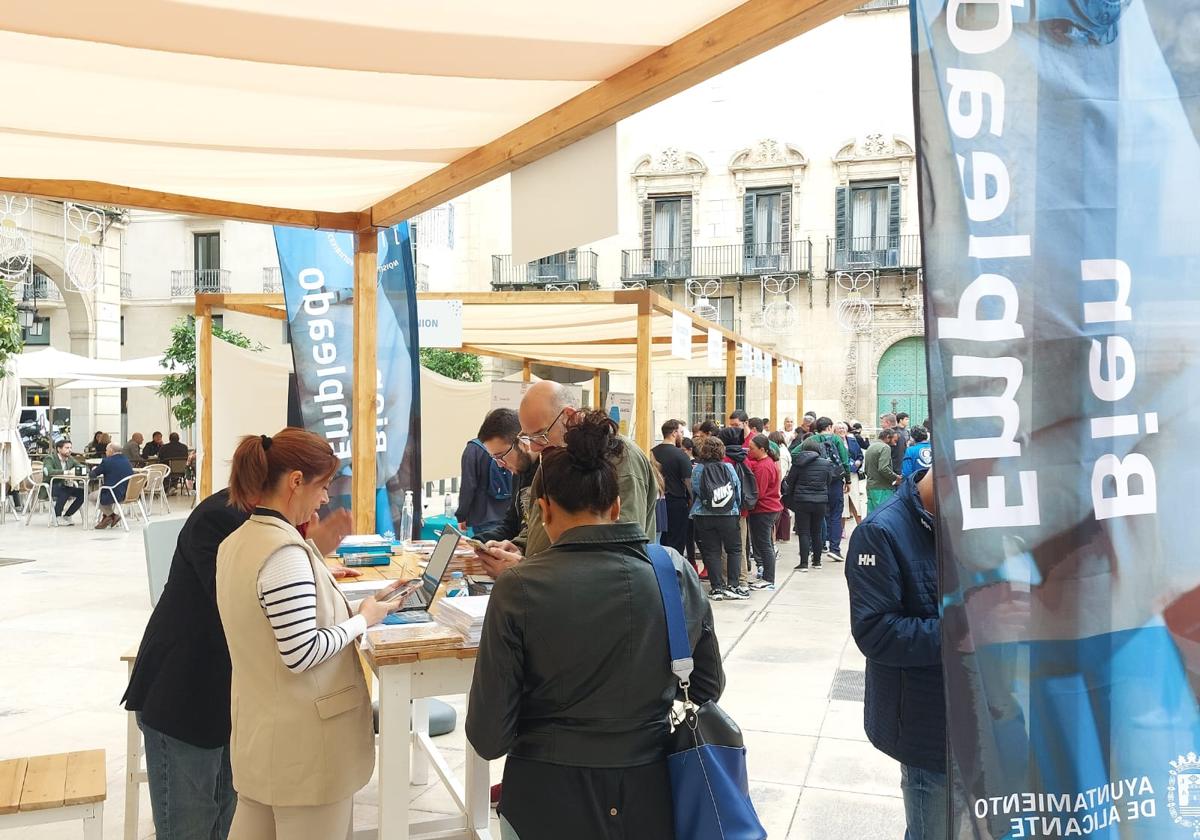 Feria de empleo en Alicante.