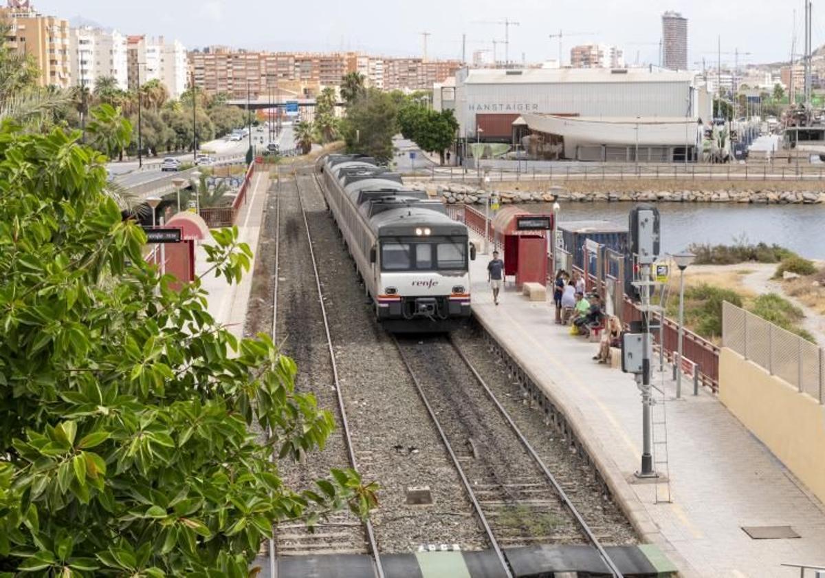 Estación de Cercanías en San Gabriel.