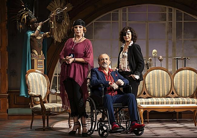 Belinda Washington y parte del elenco de 'Remátame otra vez'.