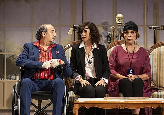 Belinda Washington y parte del elenco de 'Remátame otra vez'.