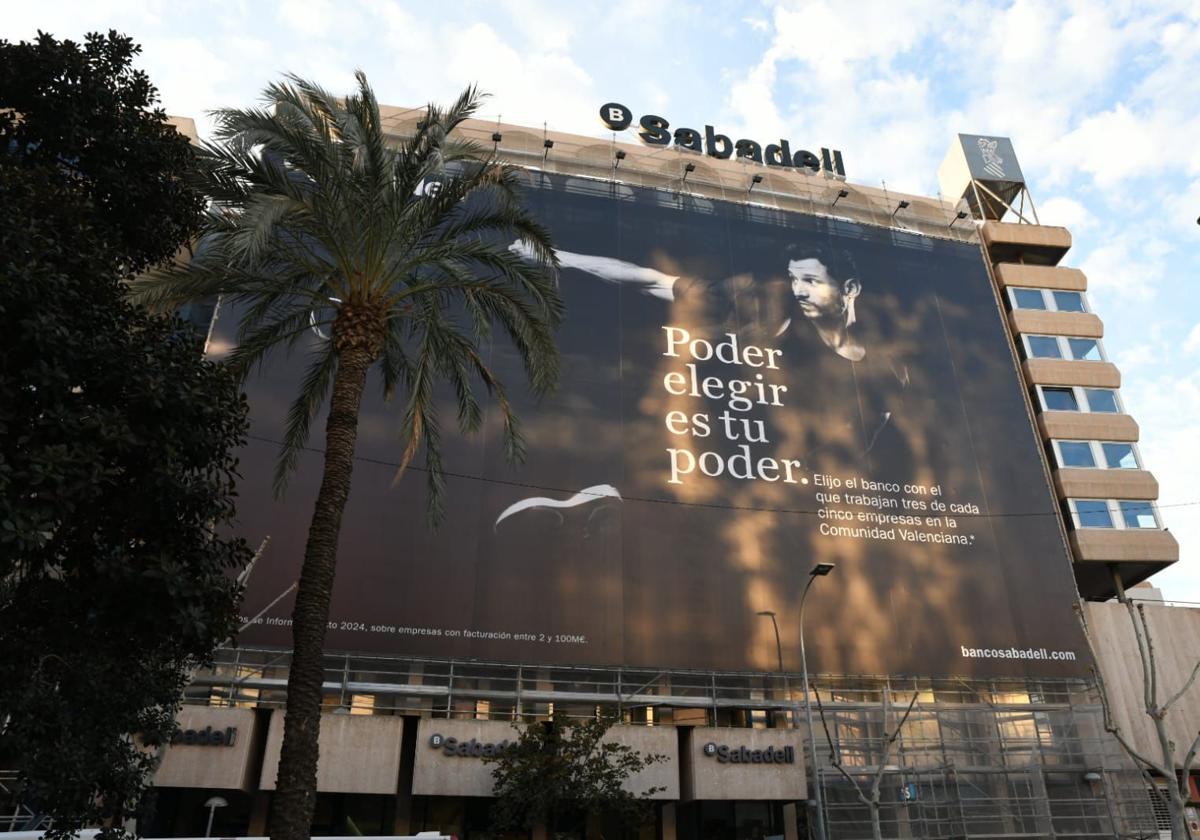 Sede del Banco Sabadell en Alicante, situada en la avenida Óscar Esplá.