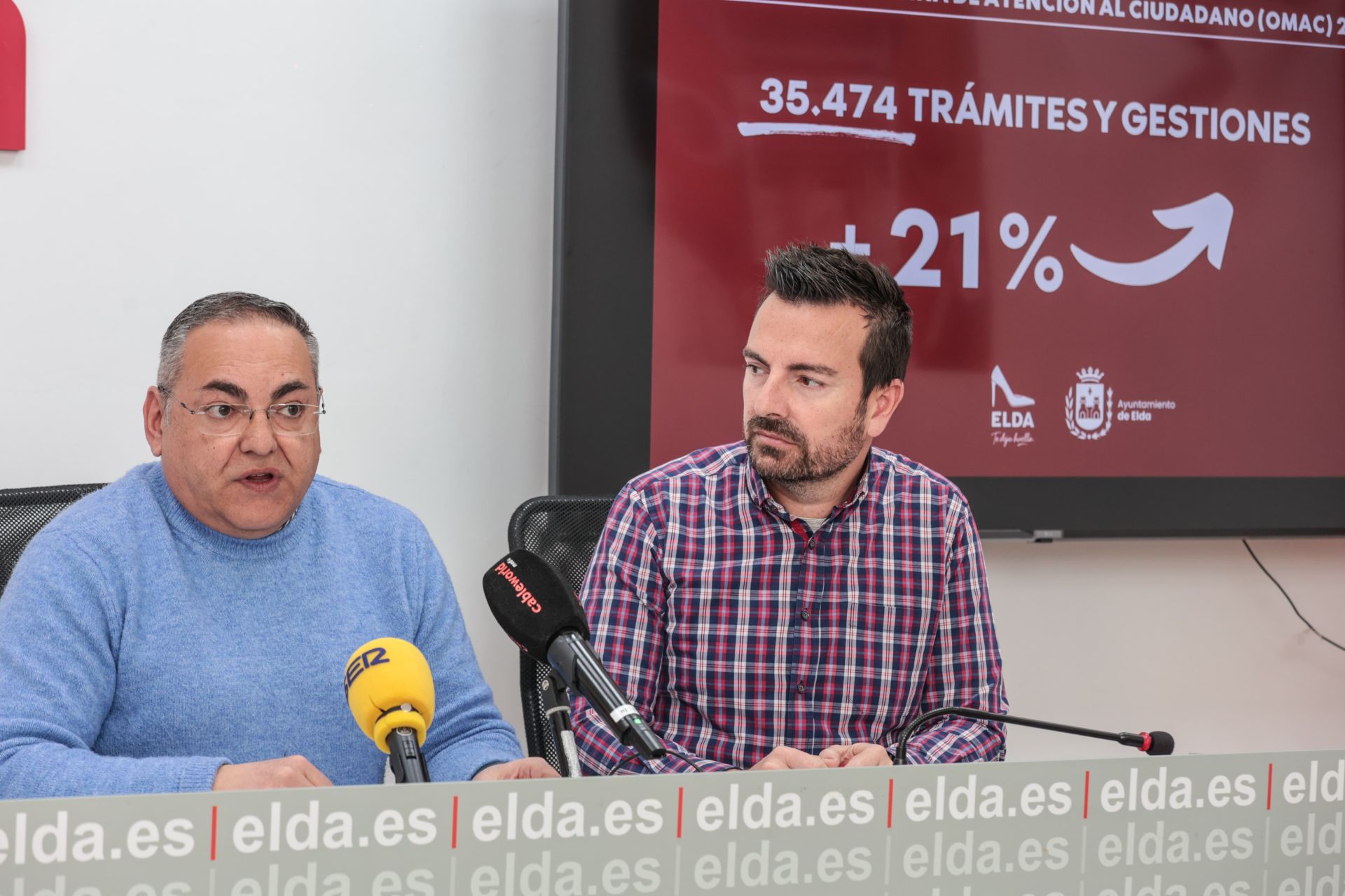 El edil de Atención Ciudadana, Enrique Quilez y el concejal de Hacienda, Fernando Gómez.