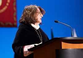 La rectora de la UA durante elacto académico de Santo Tomás de Aquino.