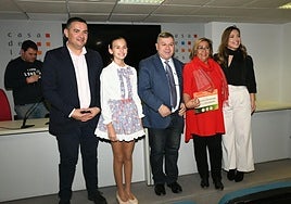 La India premia a las hogueras de Alicante