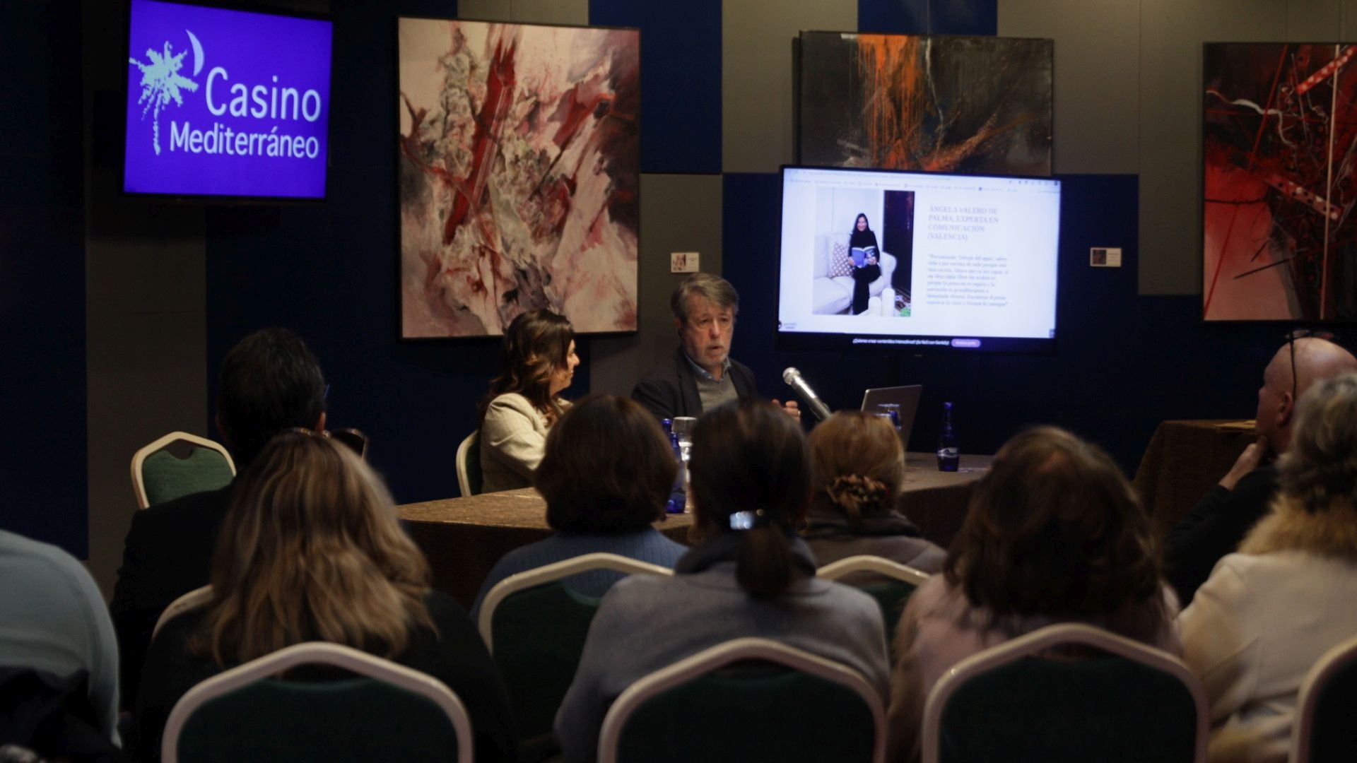 Vicente Climent presenta &#039;Debajo del agua&#039; en Alicante