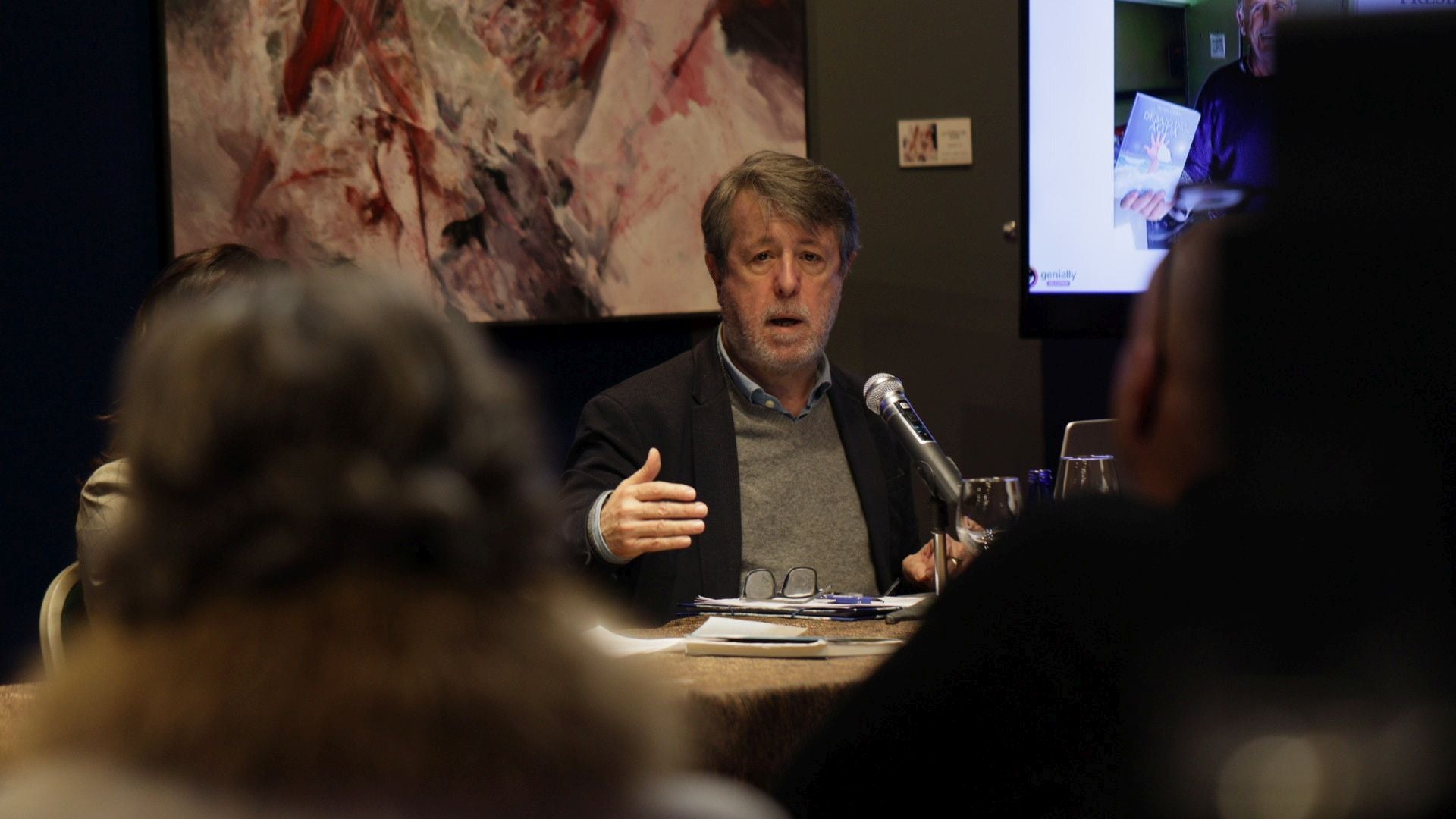 Vicente Climent presenta &#039;Debajo del agua&#039; en Alicante