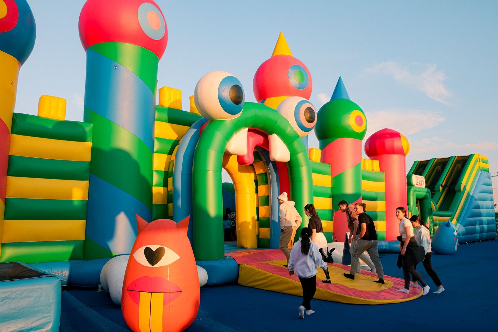 El parque hinchable más grande del mundo ya está en Alicante