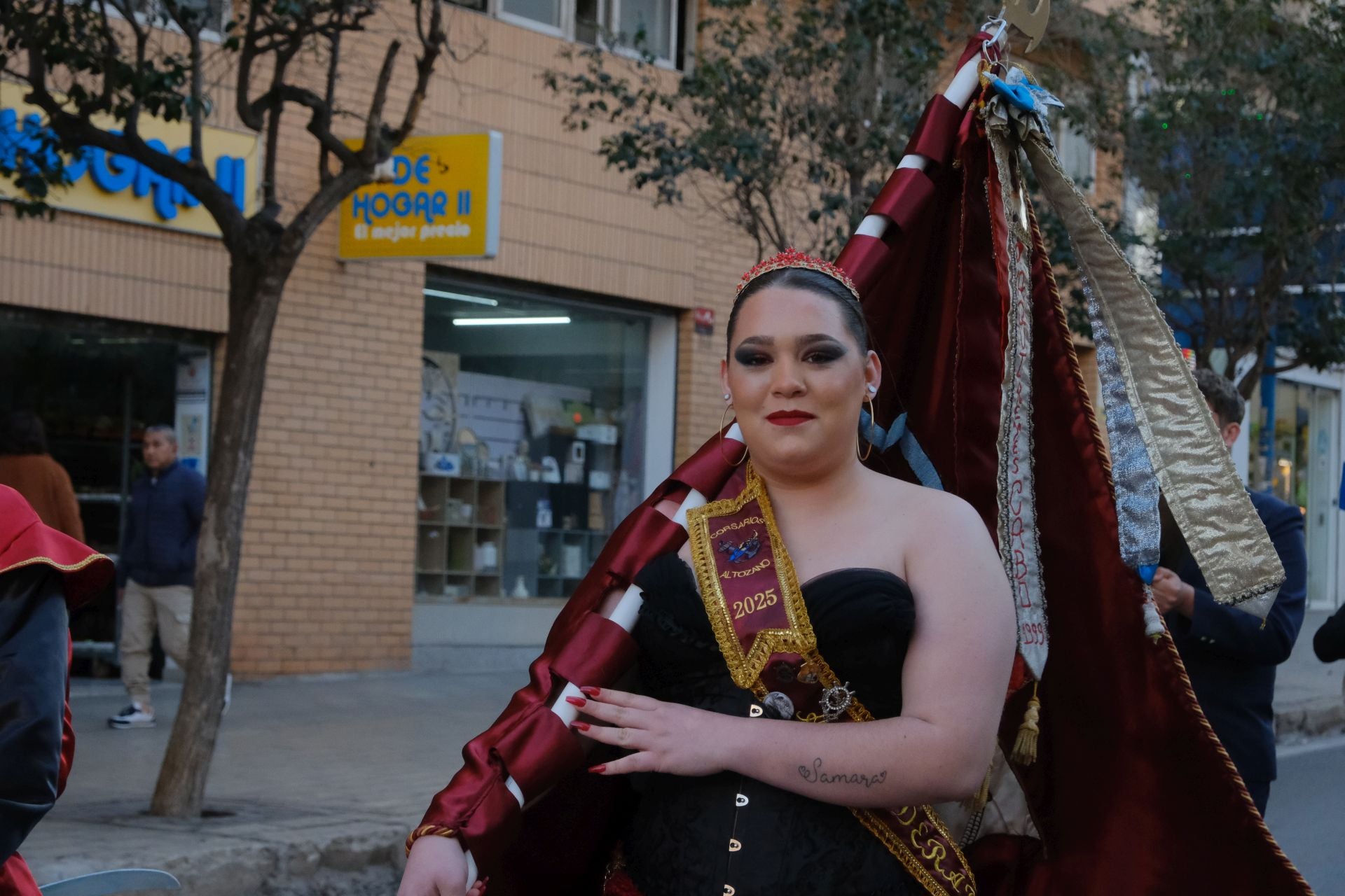 El desfile de Mig Any de los Moros y Cristianos de Altozano, en imágenes