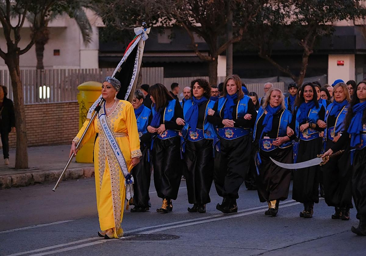 El desfile de Mig Any de los Moros y Cristianos de Altozano, en imágenes