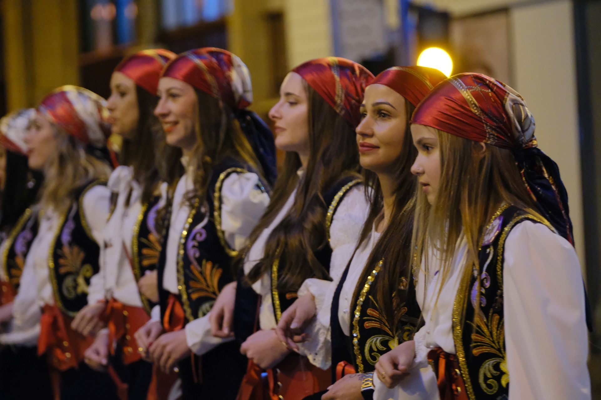 El desfile de Mig Any de los Moros y Cristianos de Altozano, en imágenes