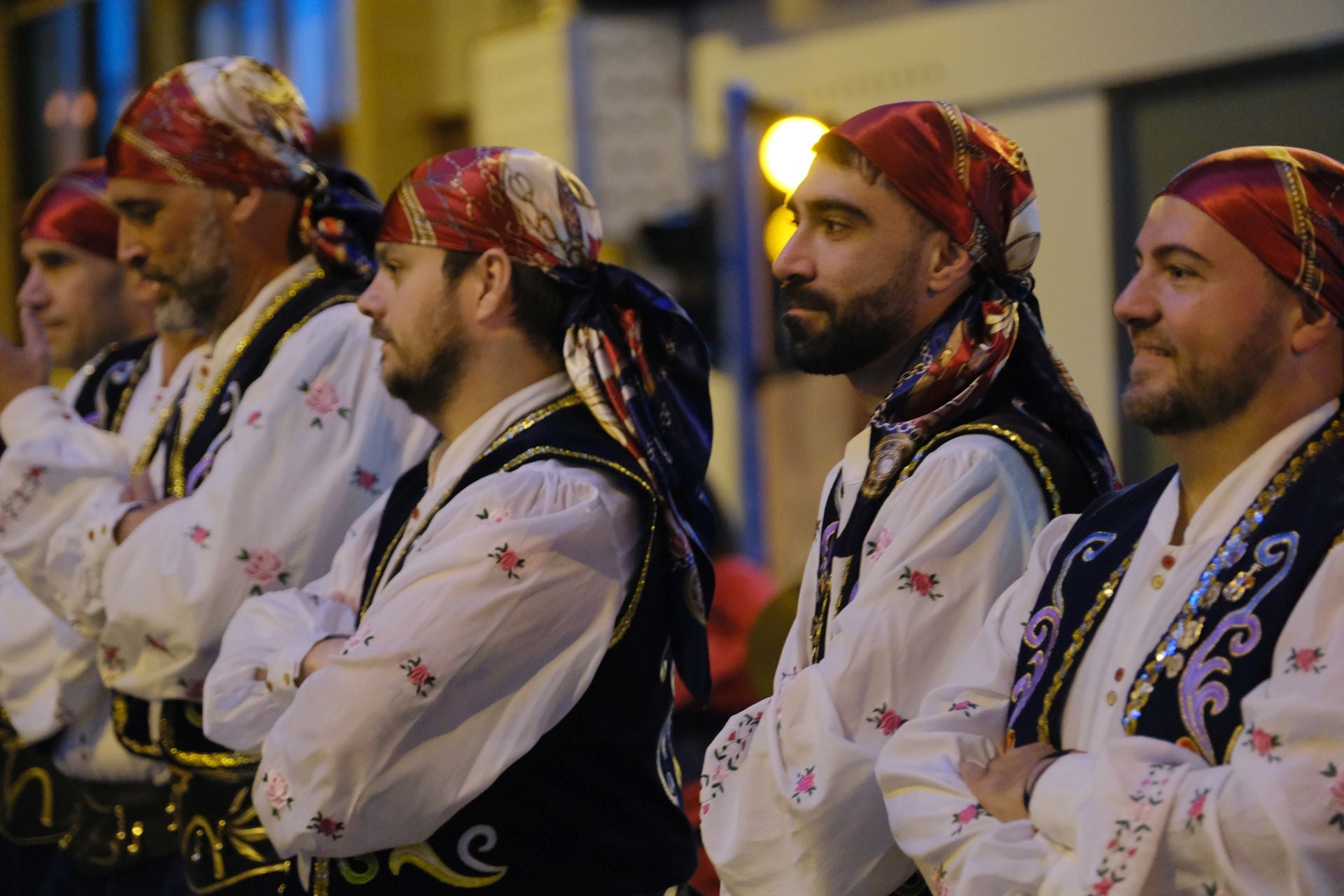 El desfile de Mig Any de los Moros y Cristianos de Altozano, en imágenes