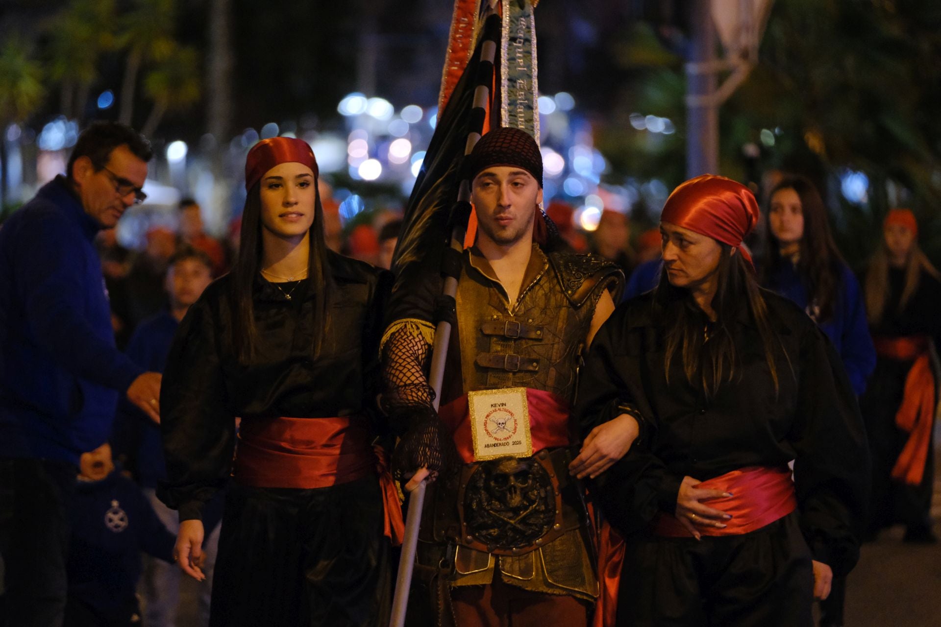 El desfile de Mig Any de los Moros y Cristianos de Altozano, en imágenes