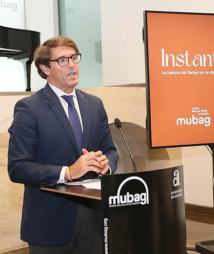 Imagen secundaria 2 - Inauguración de 'Instantes' en el Mubag.