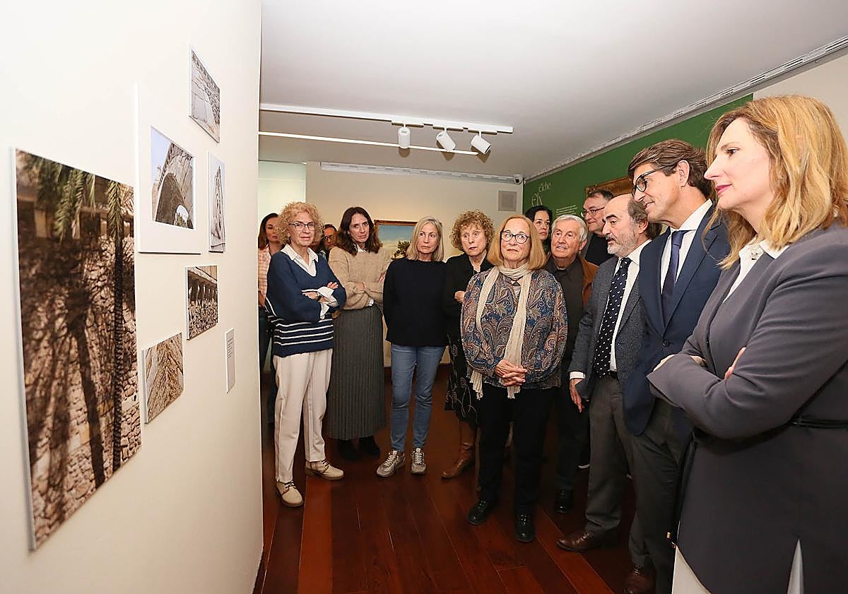 Imagen principal - Inauguración de 'Instantes' en el Mubag.