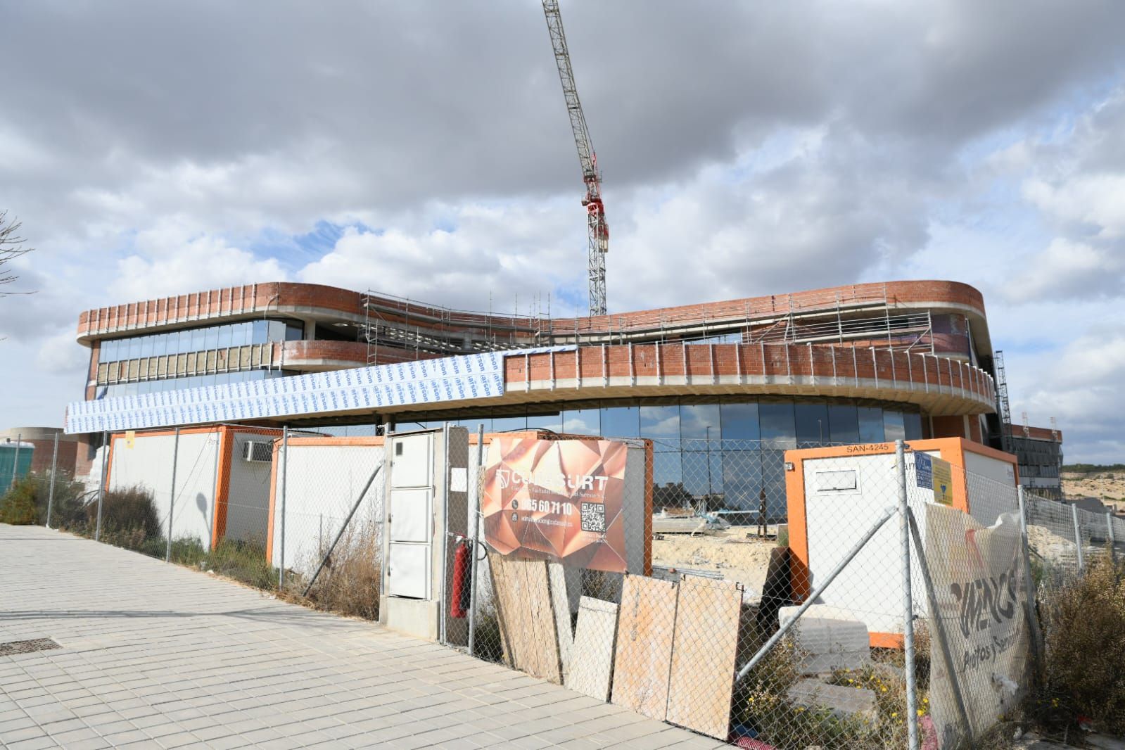 Alicante legaliza el hospital privado que se construye en Vistahermosa