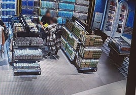 Imágenes de la 'Operación Rana' que ha desarticulado el grupo criminal que actuaba en numerosos aeropuertos españoles.