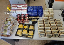 Productos sustraídos presuntamente por los dos detenidos.