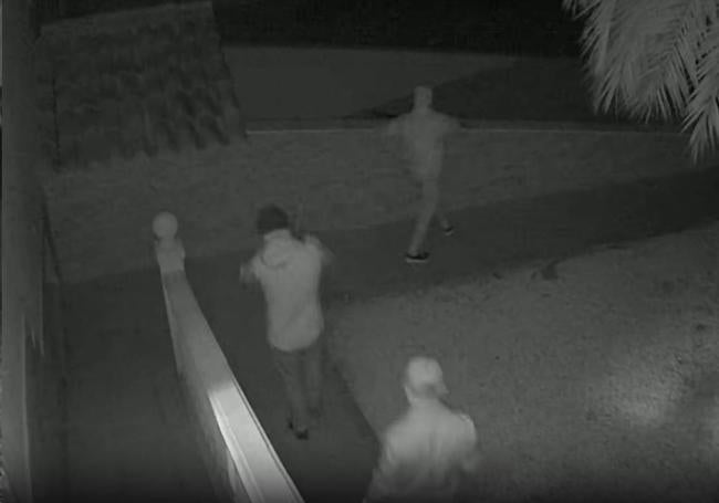 Images from the security circuit before an alleged robbery.
