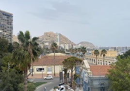 Alicante mantiene los colegios abiertos aunque activa el dispositivo especial de emergencia por lluvias