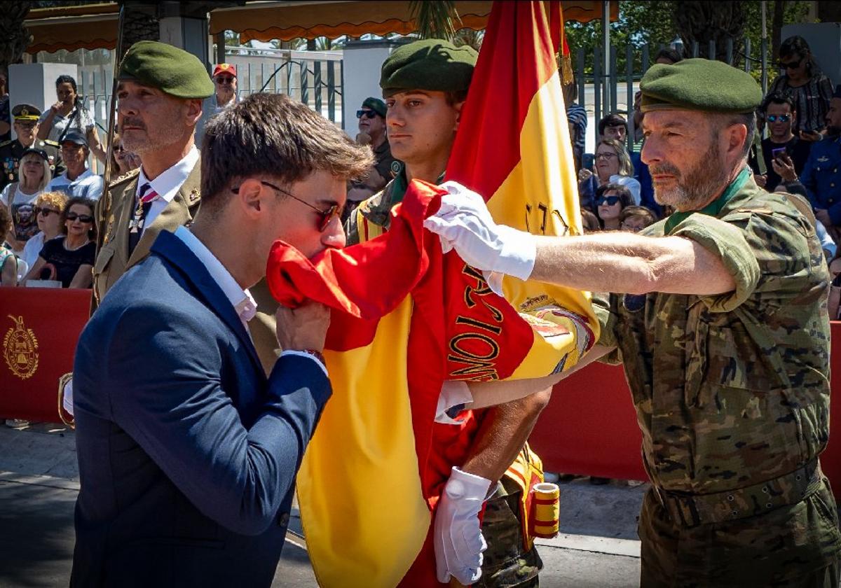 Cómo y cuándo jurar bandera junto a los 'boinas verdes' de Alicante