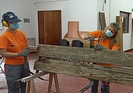Mujeres en los talleres de empleo de Villena, en imagen de archivo.