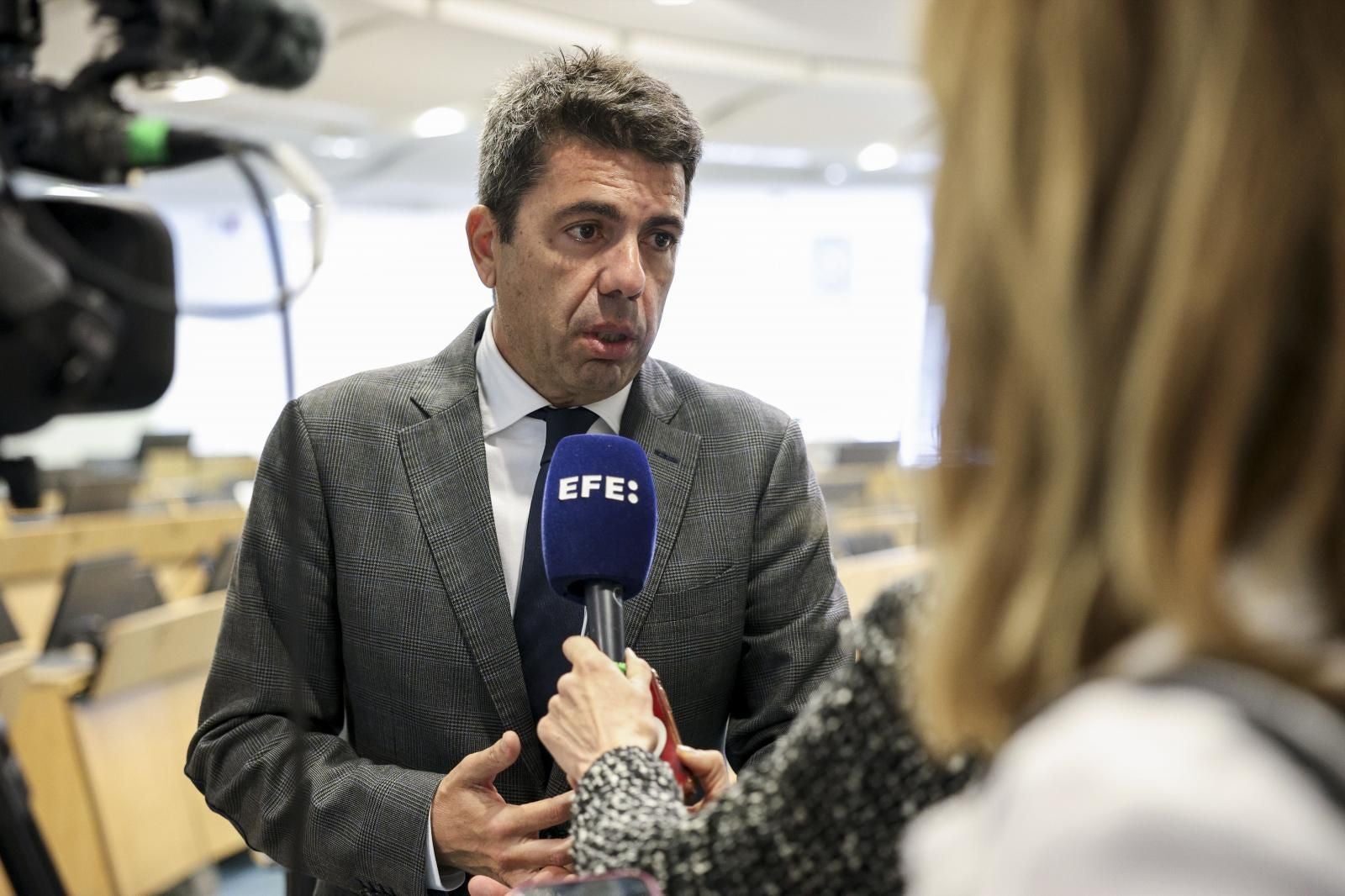 Imagen principal - Mazón no prevé declarar voluntariamente en el juicio de la dana e insiste en que la Generalitat hizo una gestión adecuada