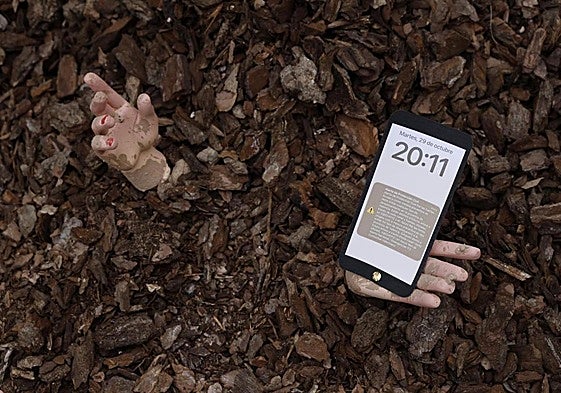 Las fallas de Catarroja homenajean a las víctimas de la dana.