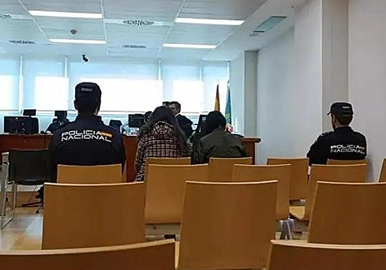 Primera sesión del juicio contra la condenada.