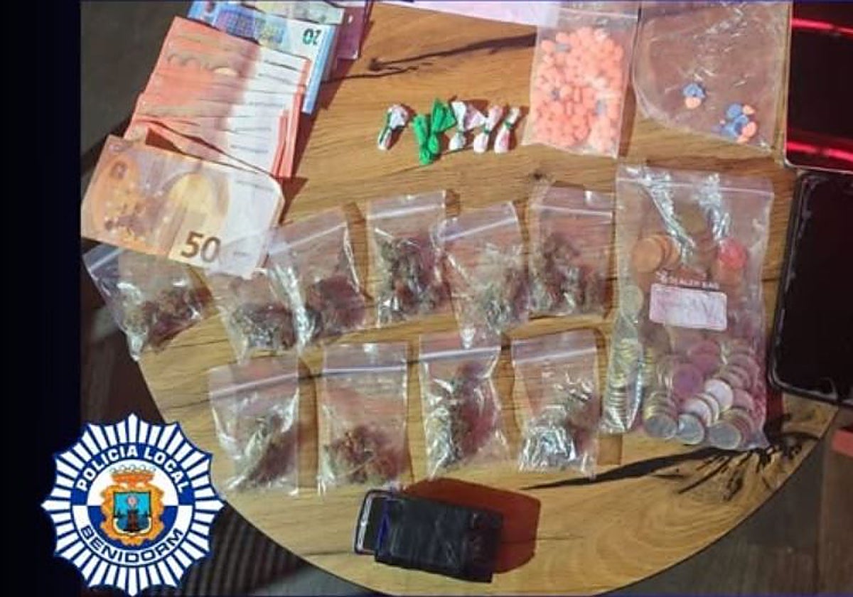 Imagen de la droga y el efectivo incautados en Benidorm